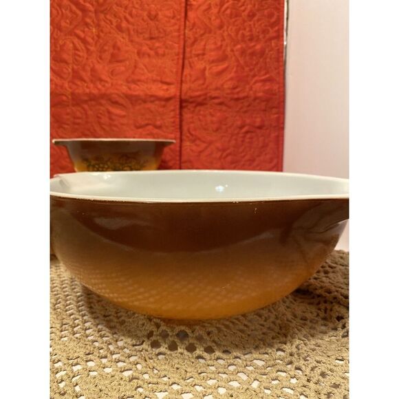 1960's Pyrex Cinderella Mixing Bowl 4Qt, 2.5Qt & 1.5Qt Old Orchard 3-piece Set. - Picture 2 of 16